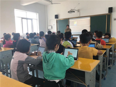 安徽移動(dòng)信息化服務(wù)賦能鄉(xiāng)村治理，智慧教育點(diǎn)亮鄉(xiāng)村振興新未來(lái)